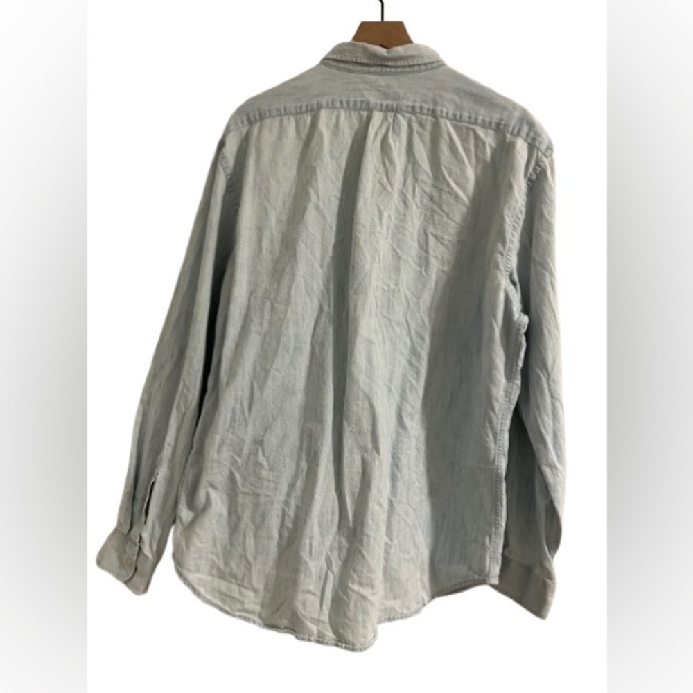 Old Navy Light Denim Slim Fit Button Down Shirt - Picture 4 of 4